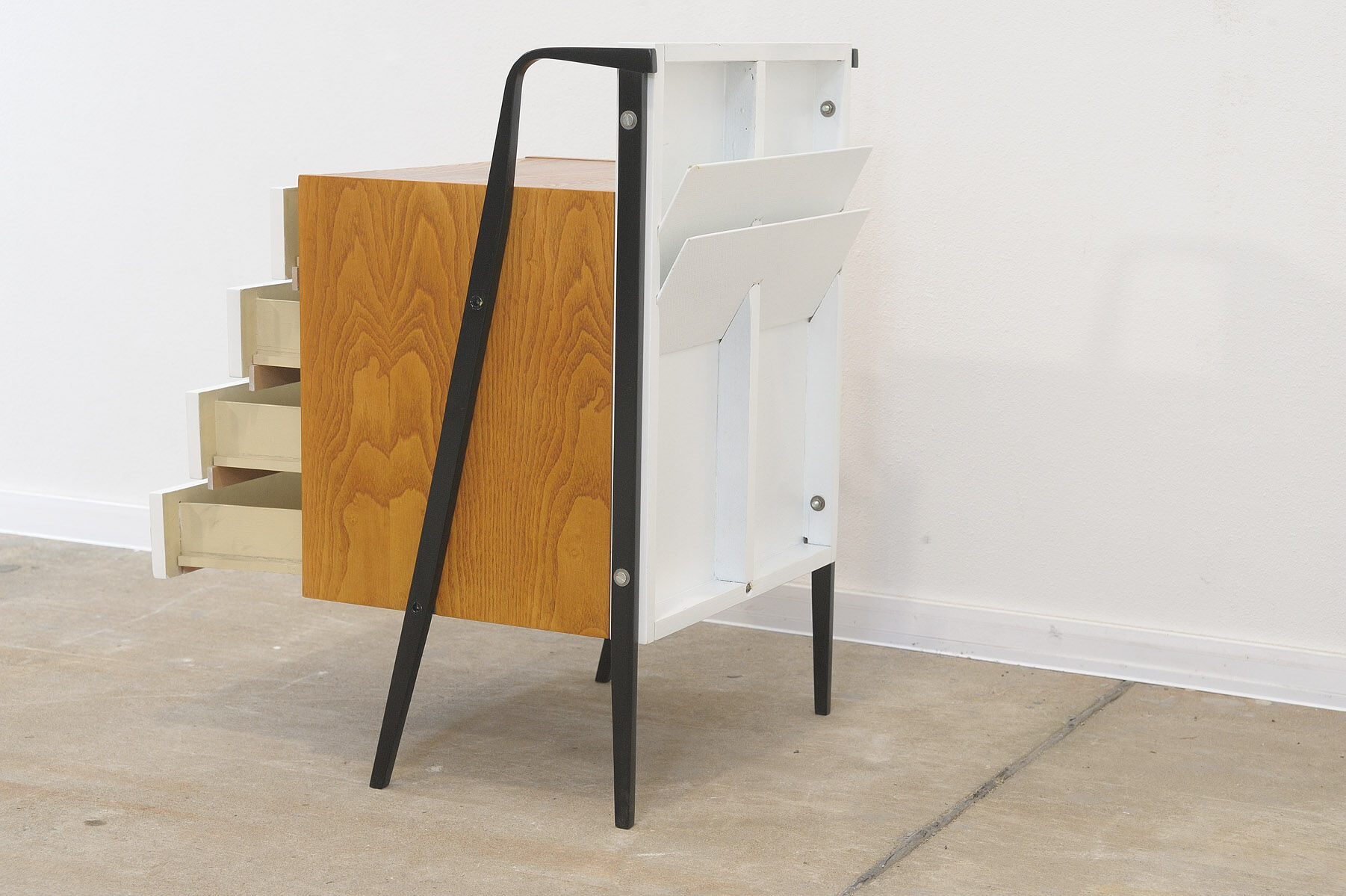 Commode du milieu du siècle entièrement restaurée par Tatra nabytok, années 1960