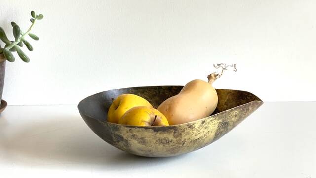 Coupe à fruits forme goutte en laiton vintage