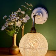 Applique coudée globe vintage en verre de Clichy jaune et argenté