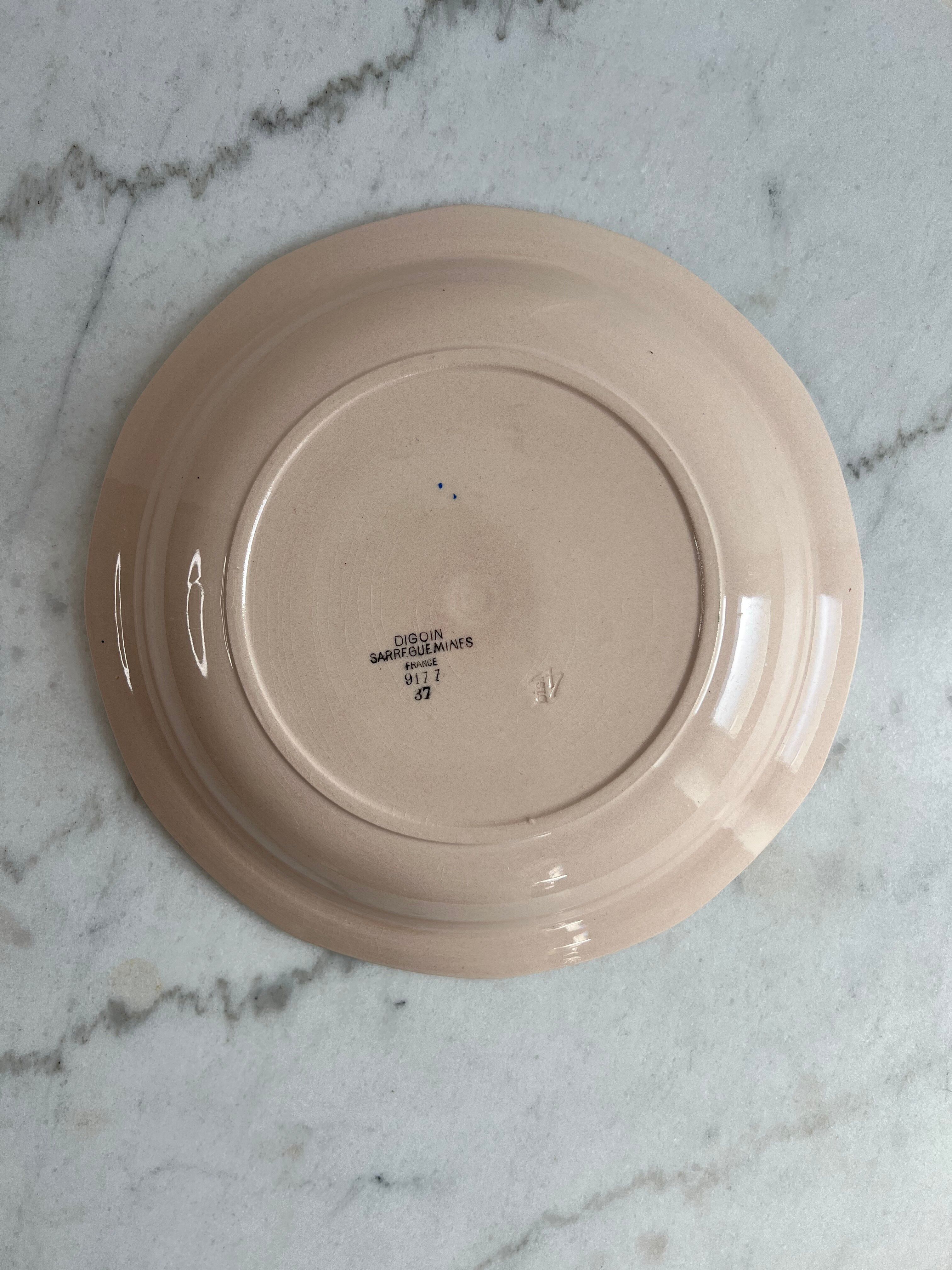 Presentation plate Sarreguemines and Digoin hand-painted