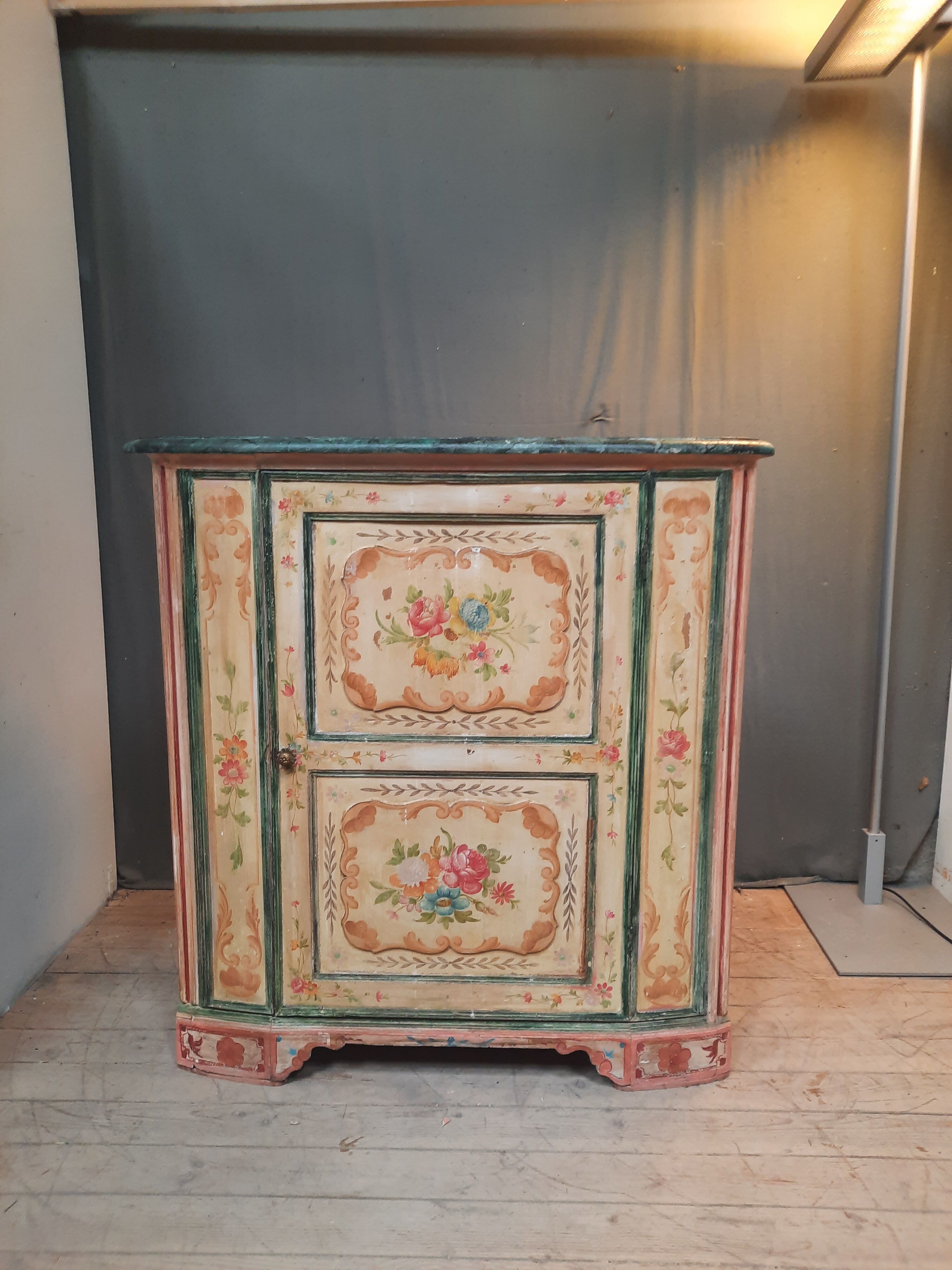 Painted wooden notch