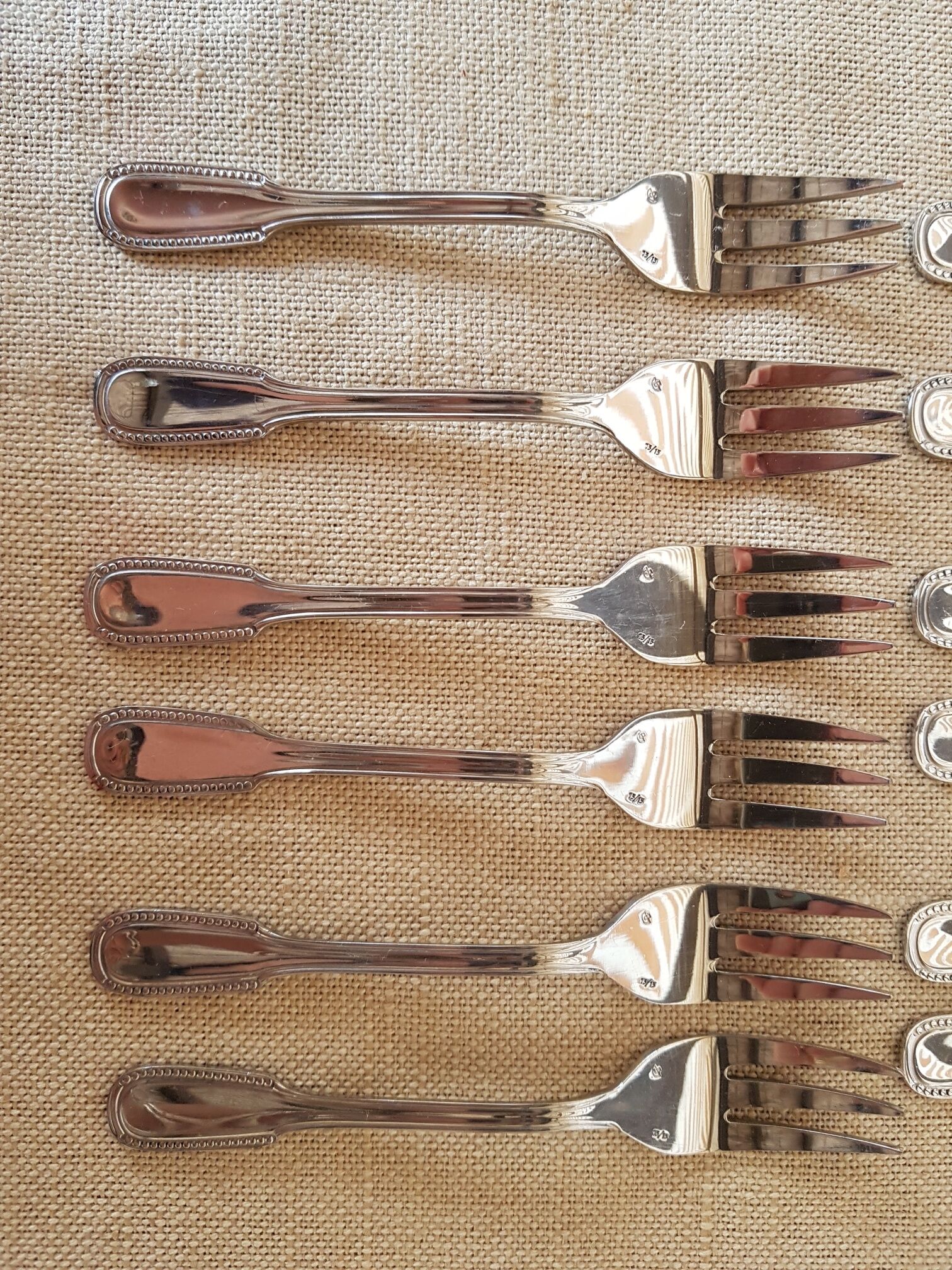 12 dessert forks + stainless steel pie shovel knife