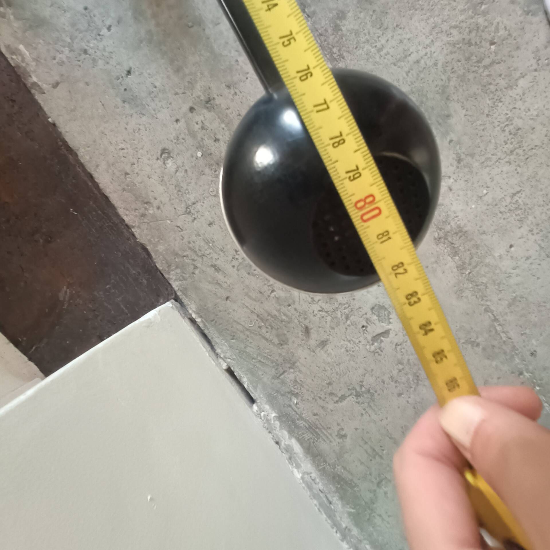 Desk lamp with a balance arm, Fase