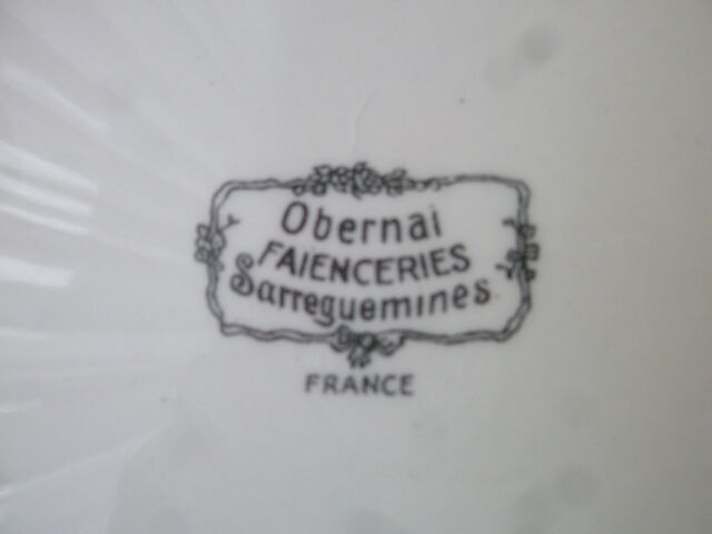 Large hollow faience dish of Sarreguemines Model Obernai