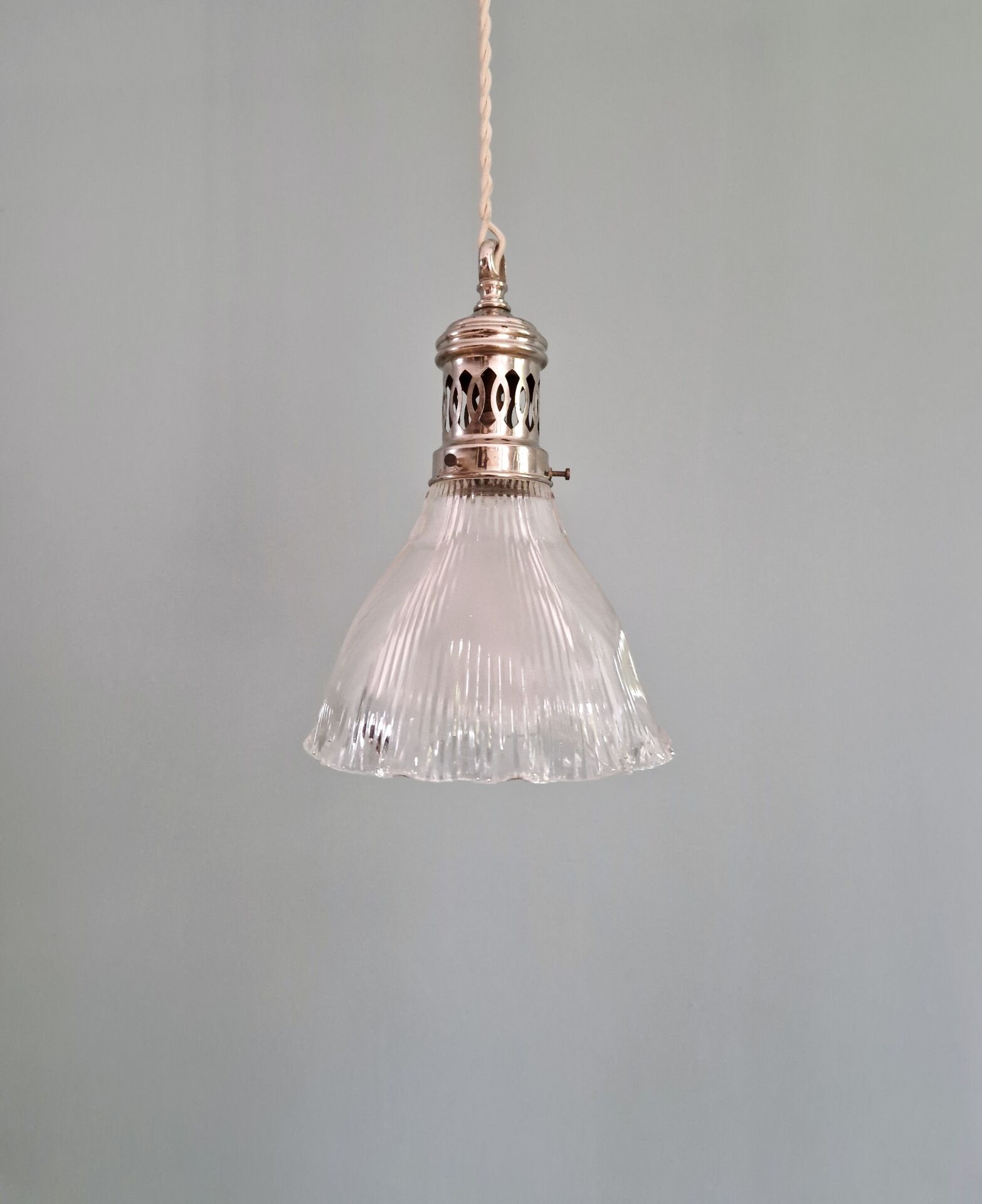 Suspension Holophane in ribbed transparent glass, 1930