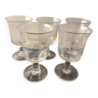 5 verres à pied