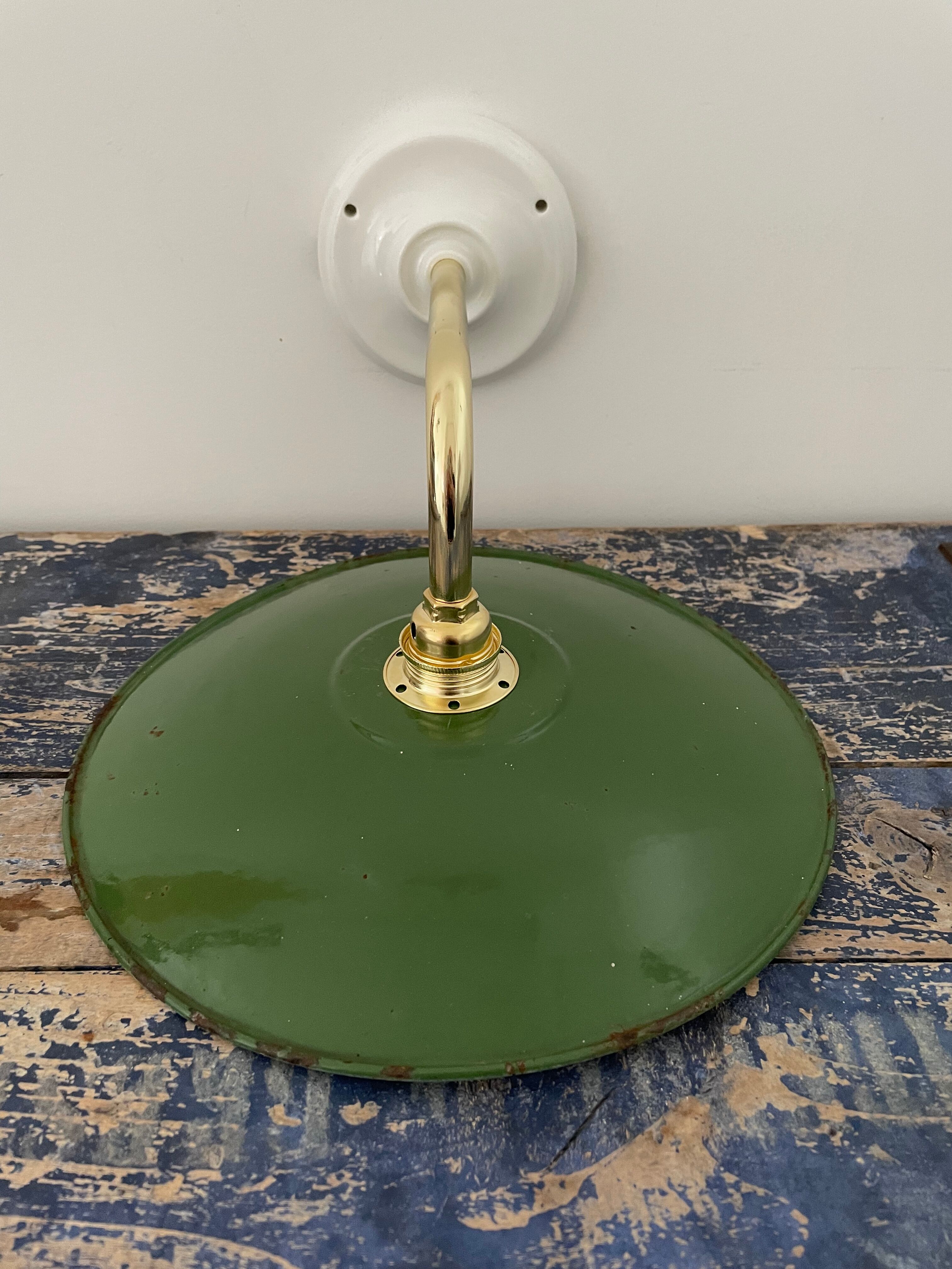 Vintage wall lamp in green enamelled sheet metal electrified to nine