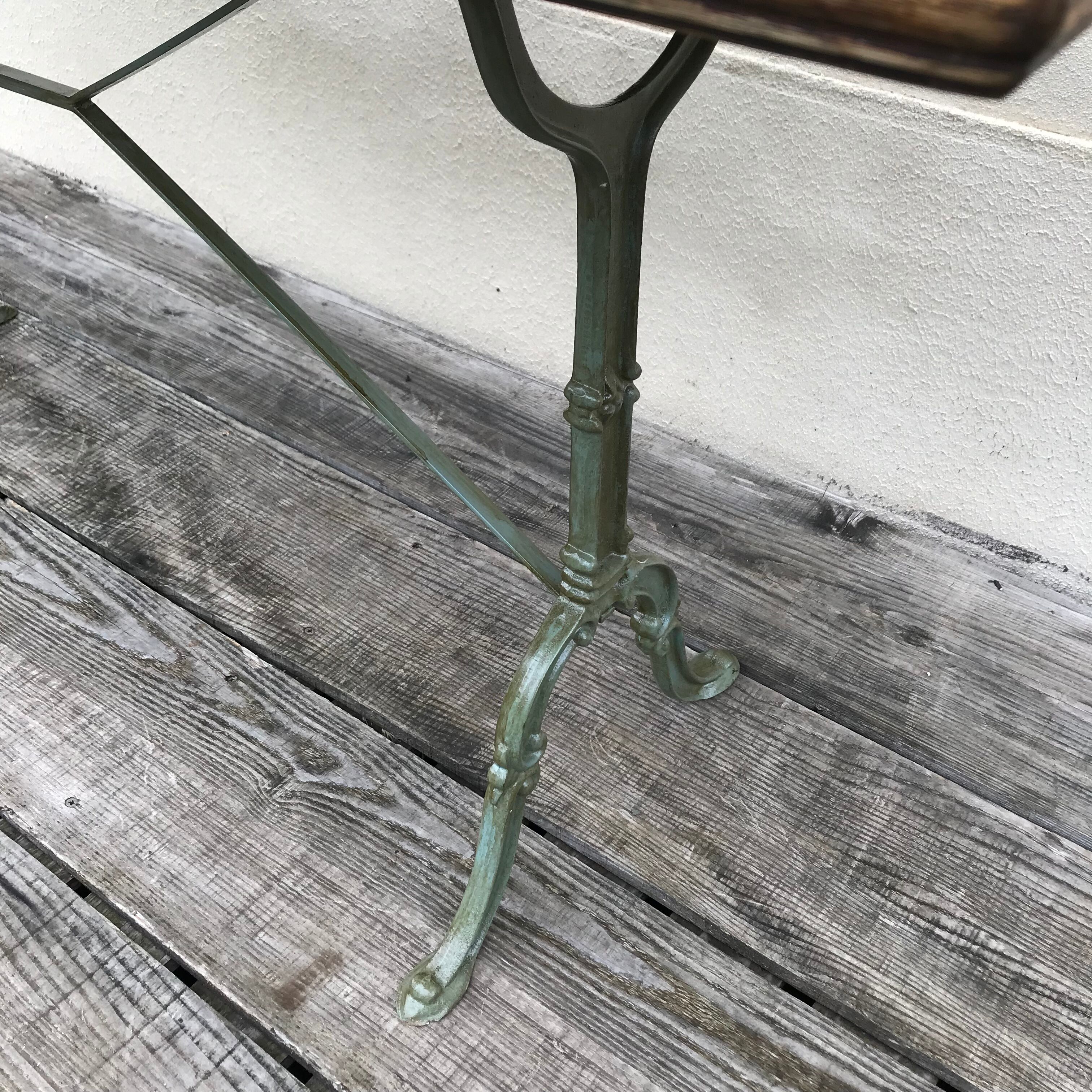 Old bistro table 6 people