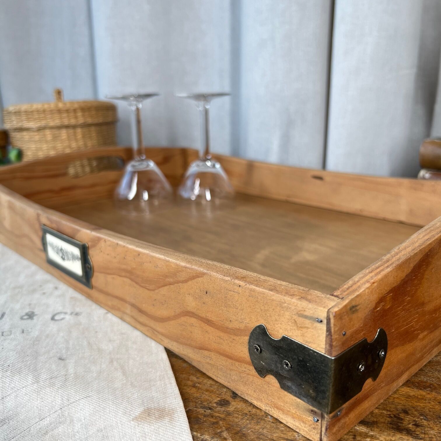 Serving tray in raw wood
