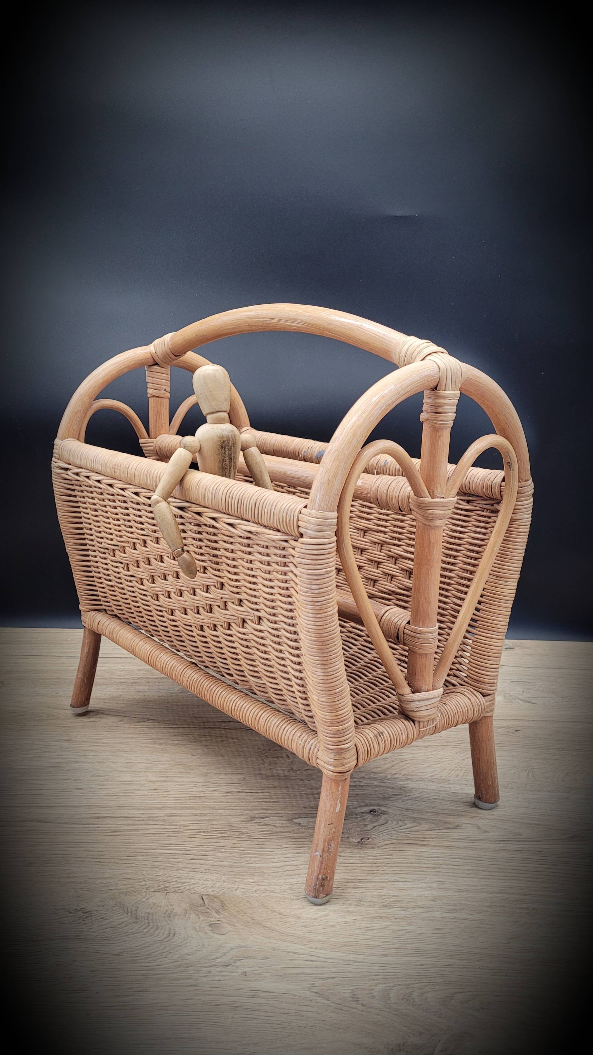 Rattan heart magazine rack