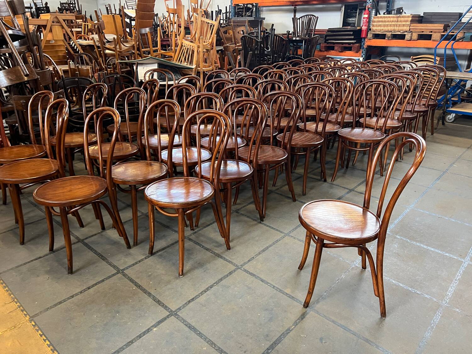 Lot de 50 chaises bistrot