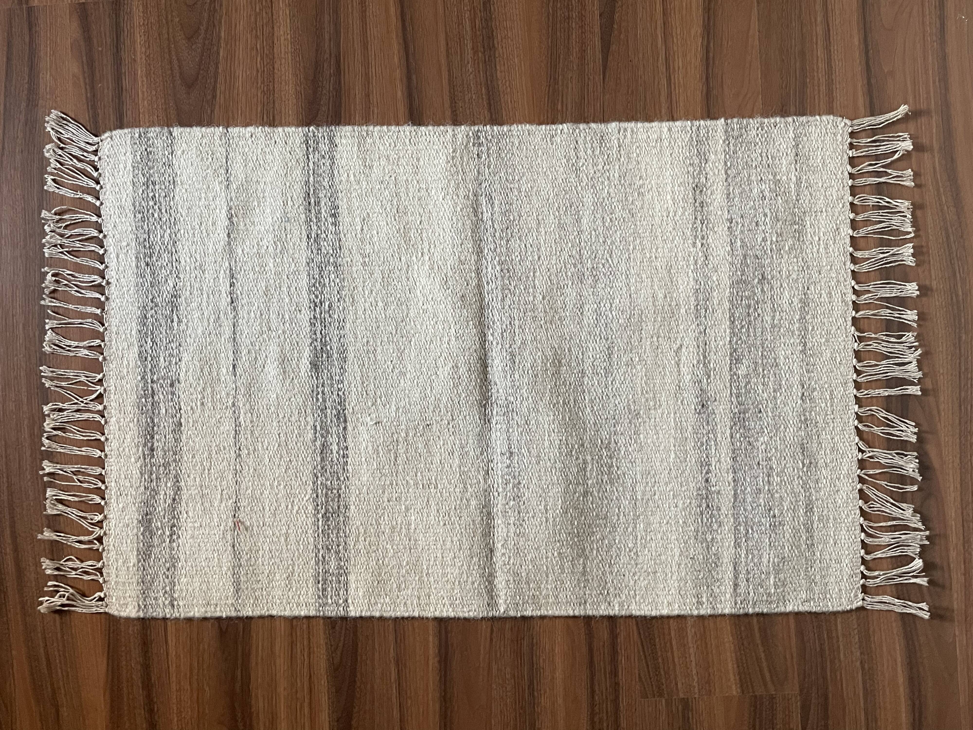 Tapis de laine à tissage plat fait à la main, couleur blanche