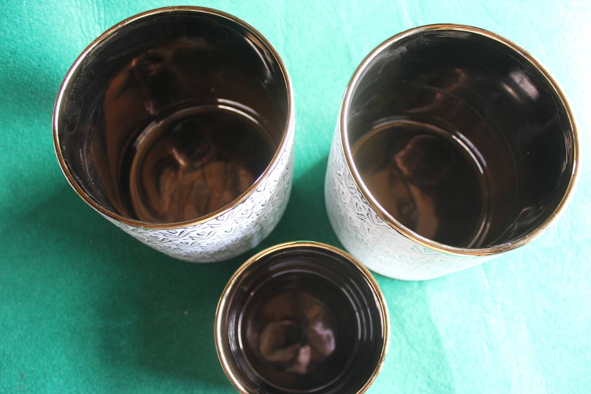 Cache pots