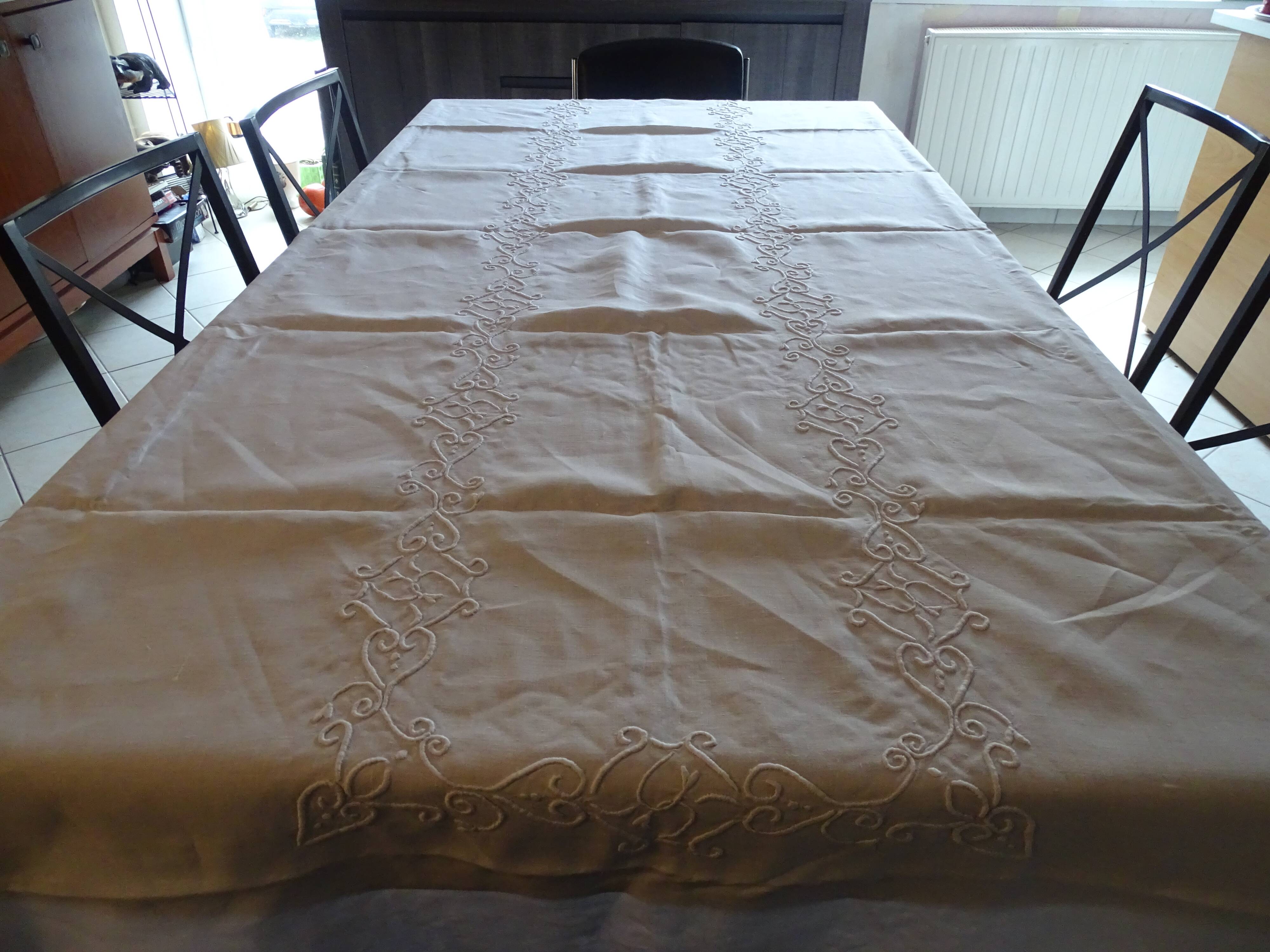 Embroidered tablecloth 370 x 170 old