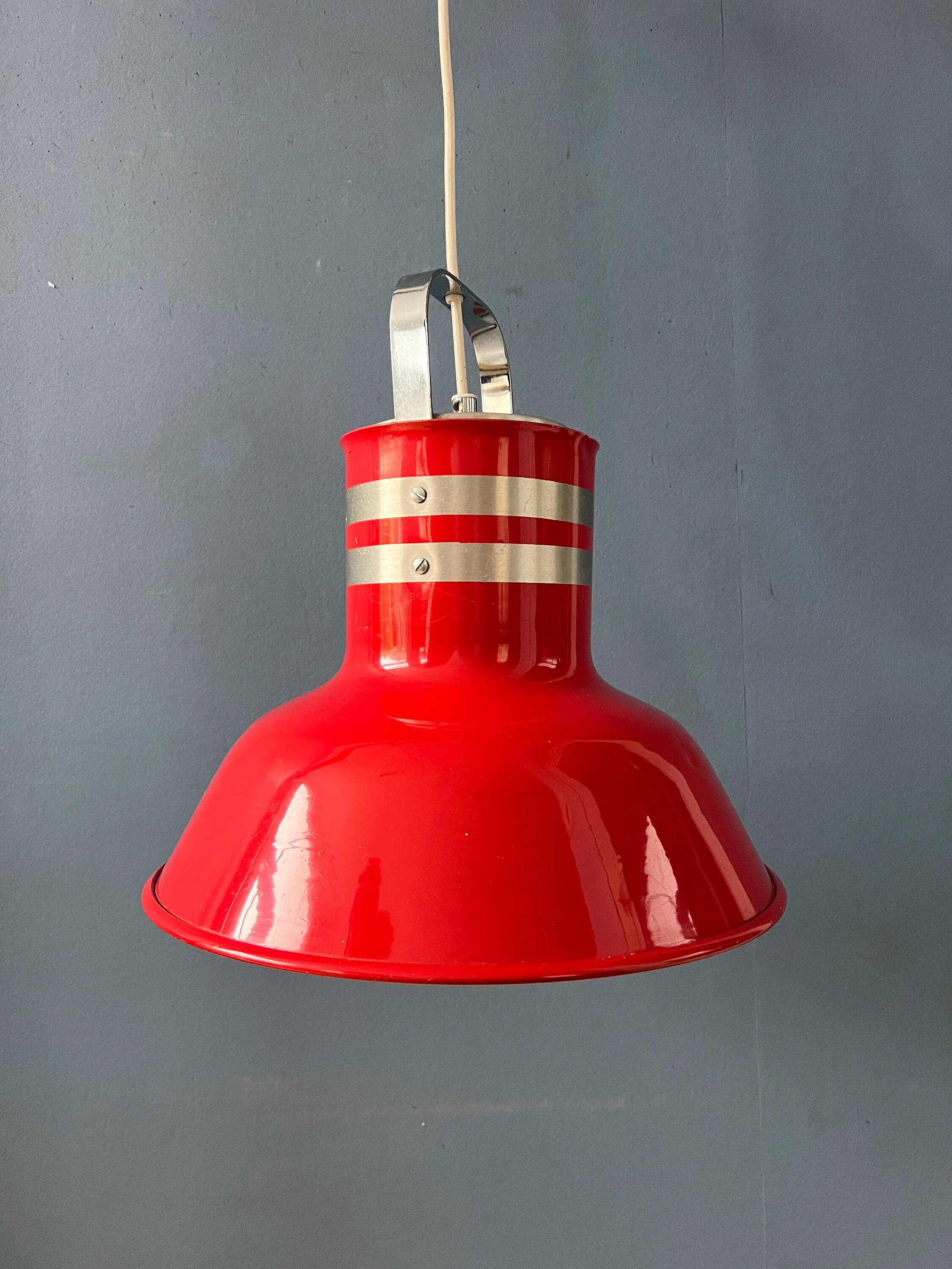 Suspension « Bucket » rouge Space Age par Ateljé Lyktan