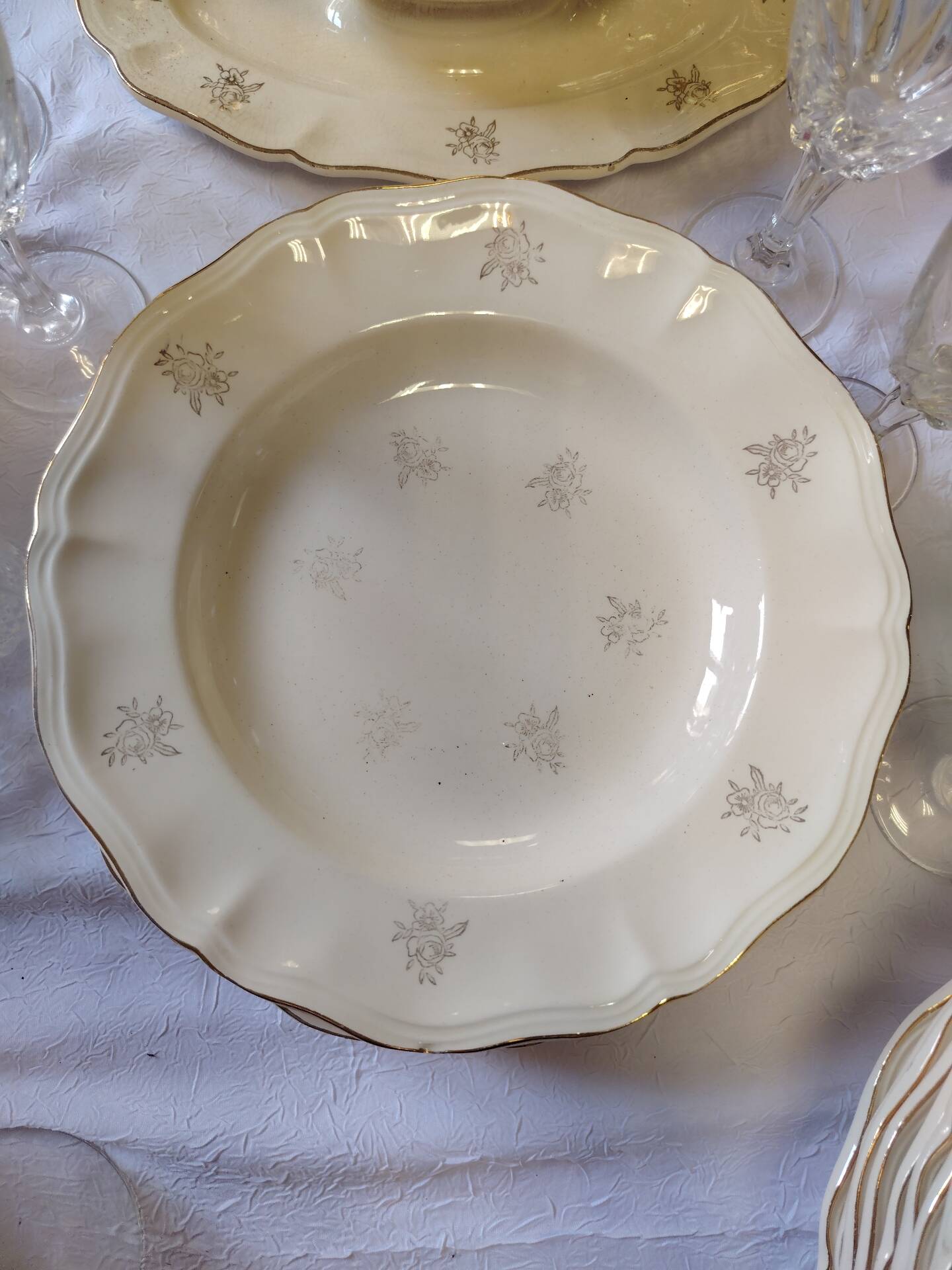 Sarreguemines set of 12 flat plates model Raphaël or flowers of F