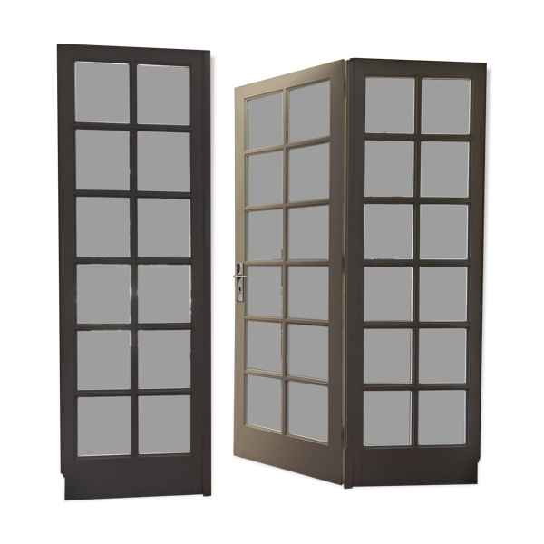Porte vitrée en triptyque avec trois vantaux à petits carreaux. Vintage
