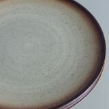 Set of 4 flat plates in speckled sandstone