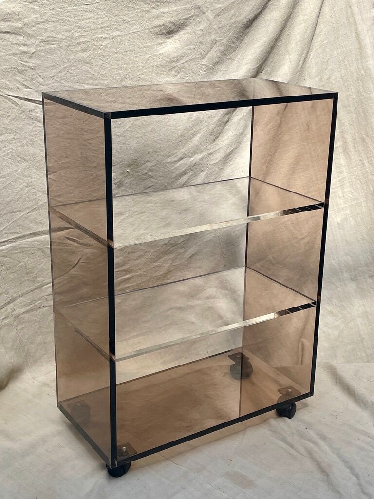 Plexi shelf on wheels
