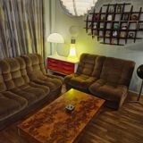 Italian design coffee table in burl wood by Roche Bobois, 1970s.