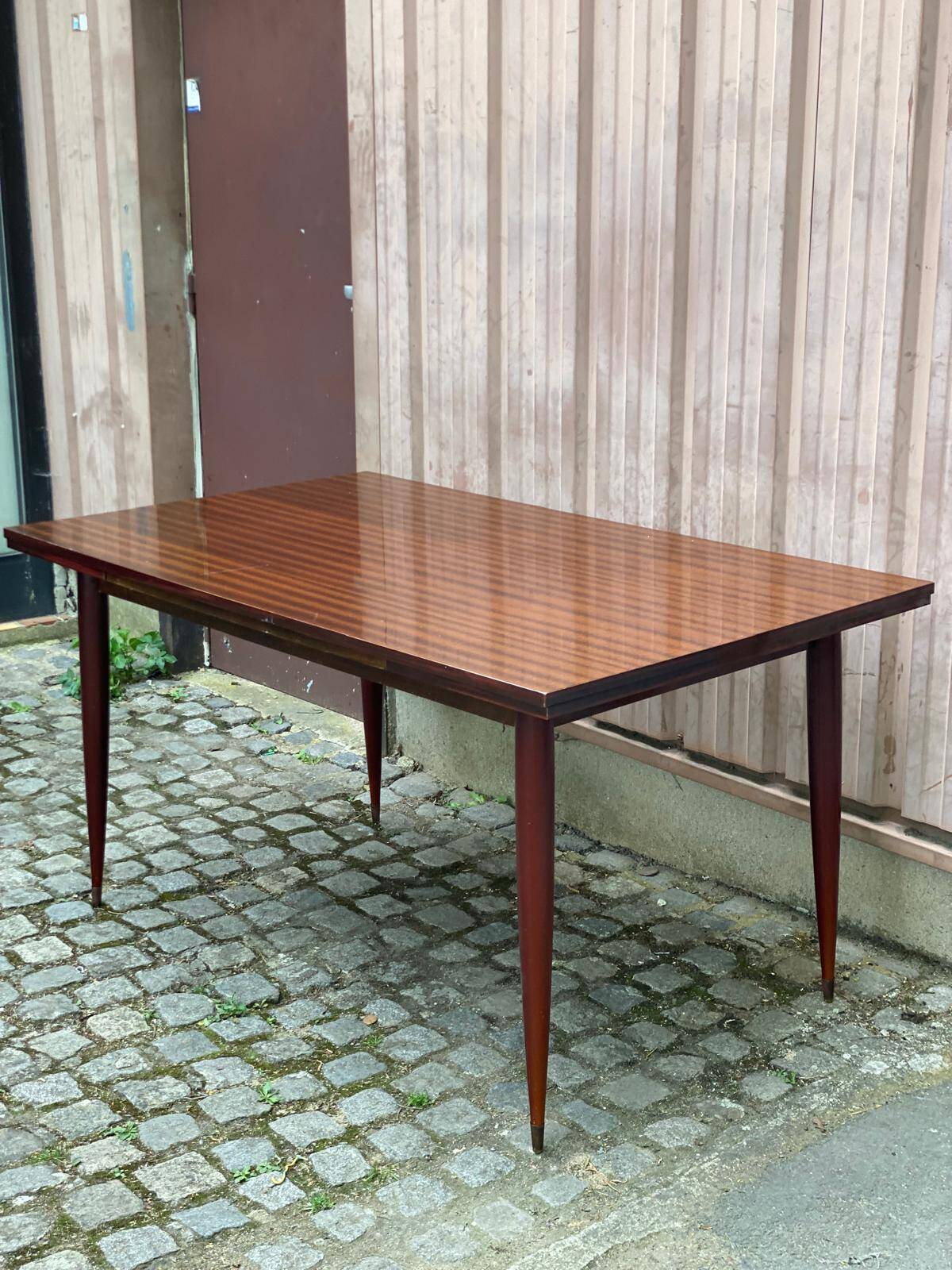 Scandinavian extendable dining table made of solid wood and rosewood, 220cm.