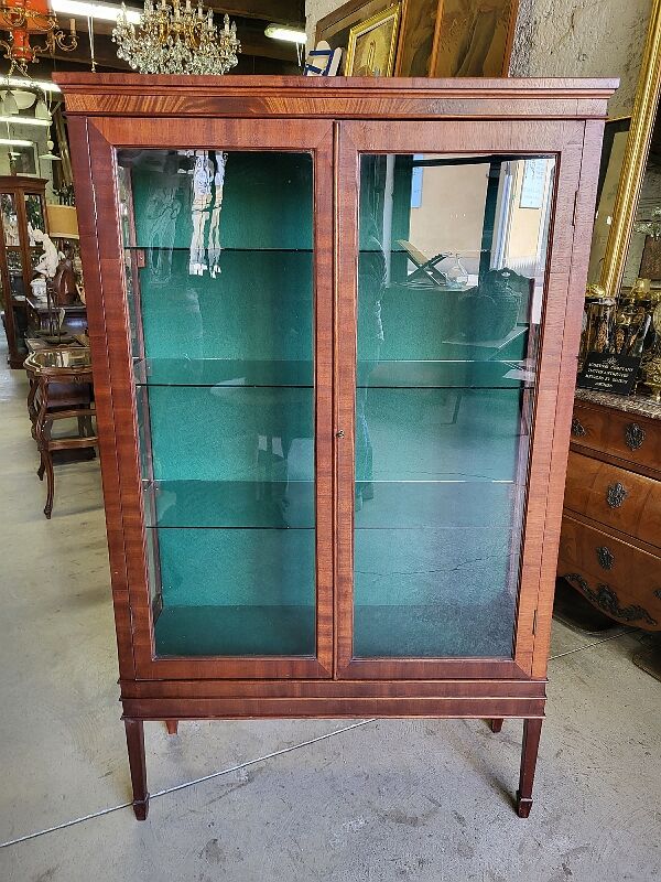 Showcase 2 doors 3 floors glazed mahogany