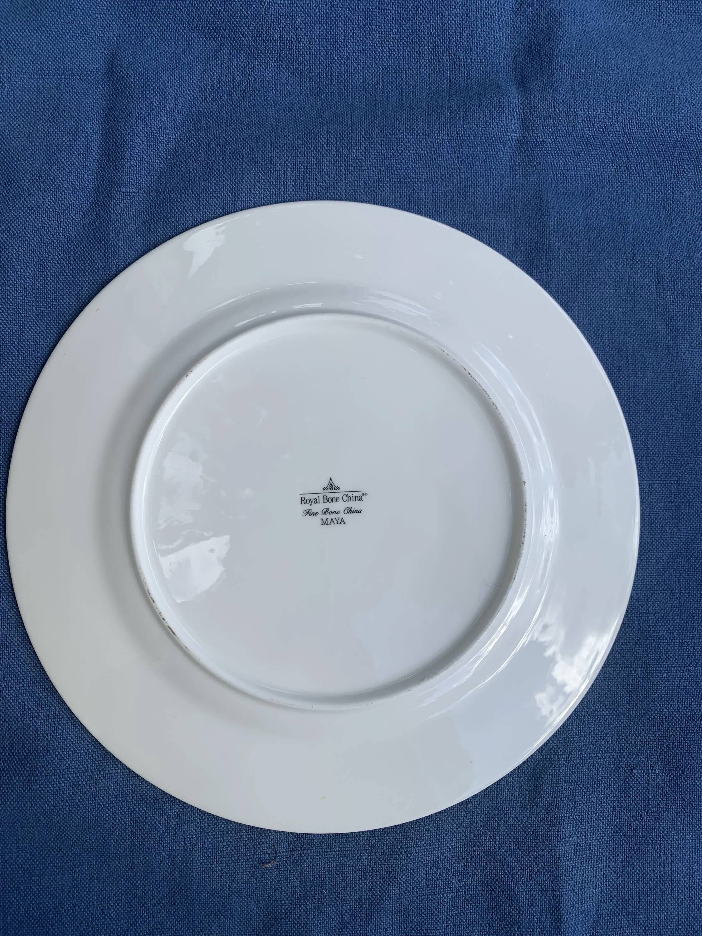 7 small plates in Royal Bone China porcelain, Maya model, Fine Bone