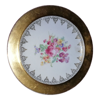 Assiette en porcelaine fine