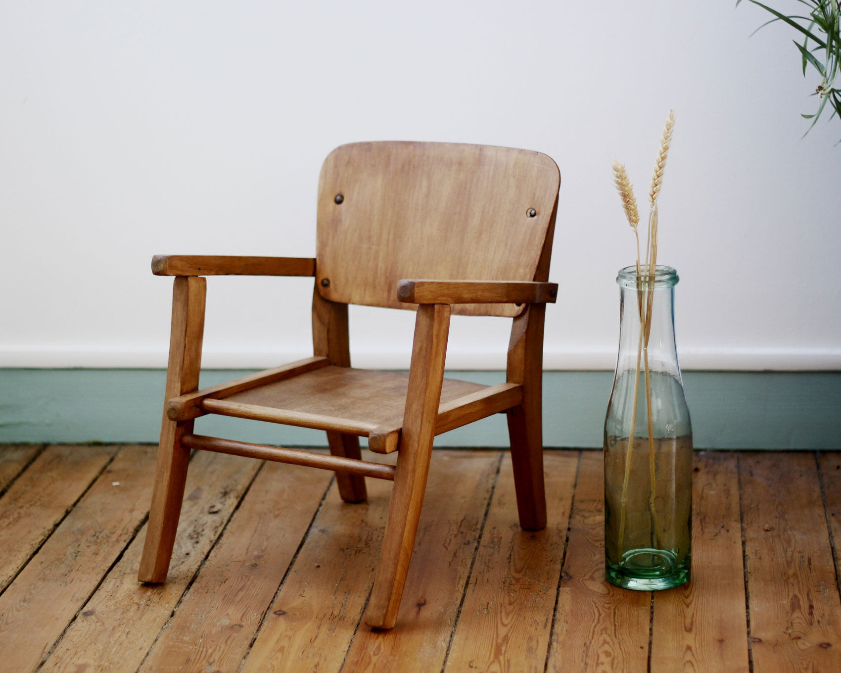 Fauteuil en bois pour enfant