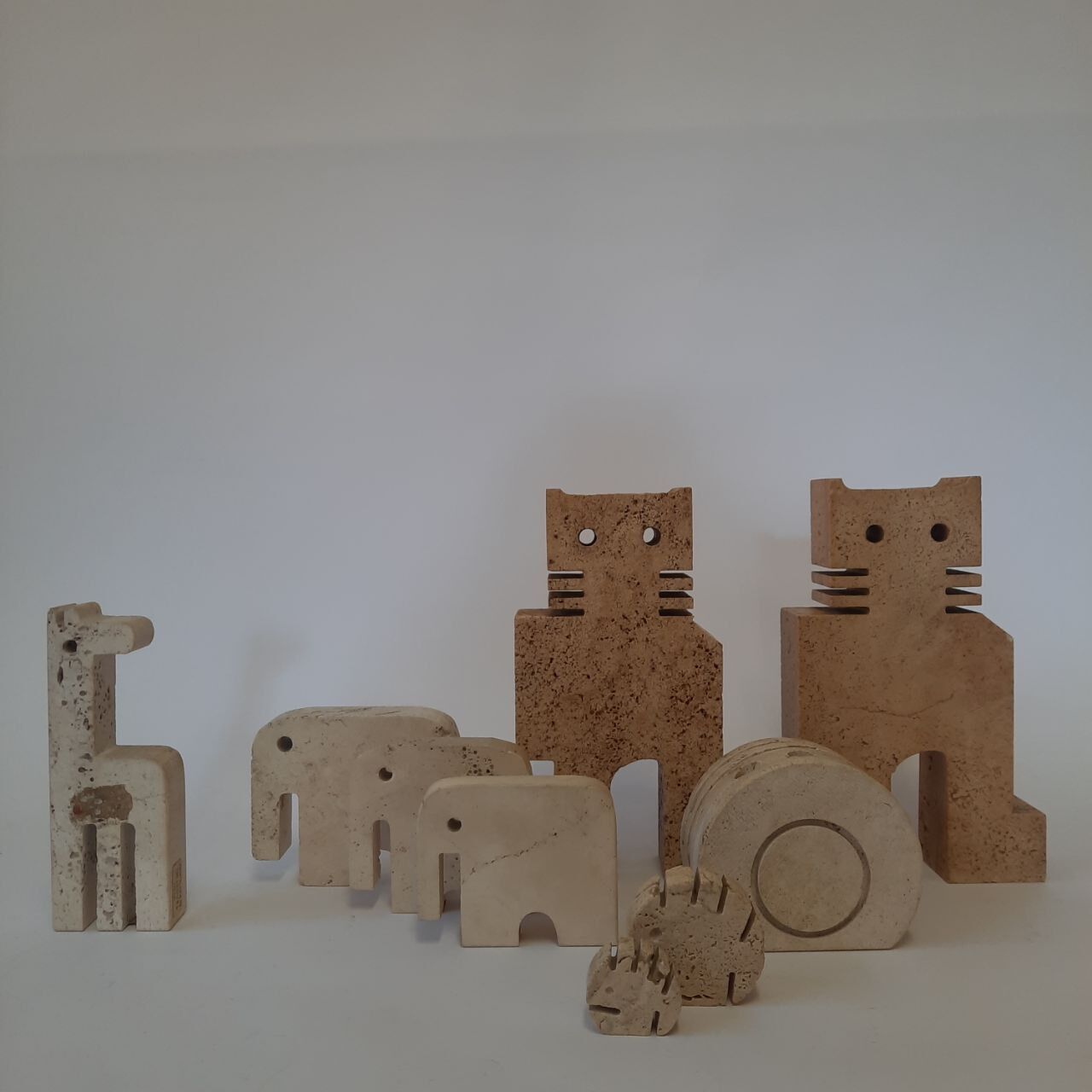 Paperweight giraffe statuette - travertine - Fratelli Mannelli - made in Italy - vintage.