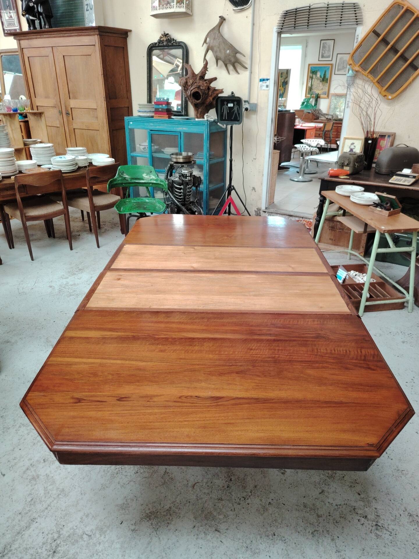 Large Art Deco dining table in solid wood - 1930