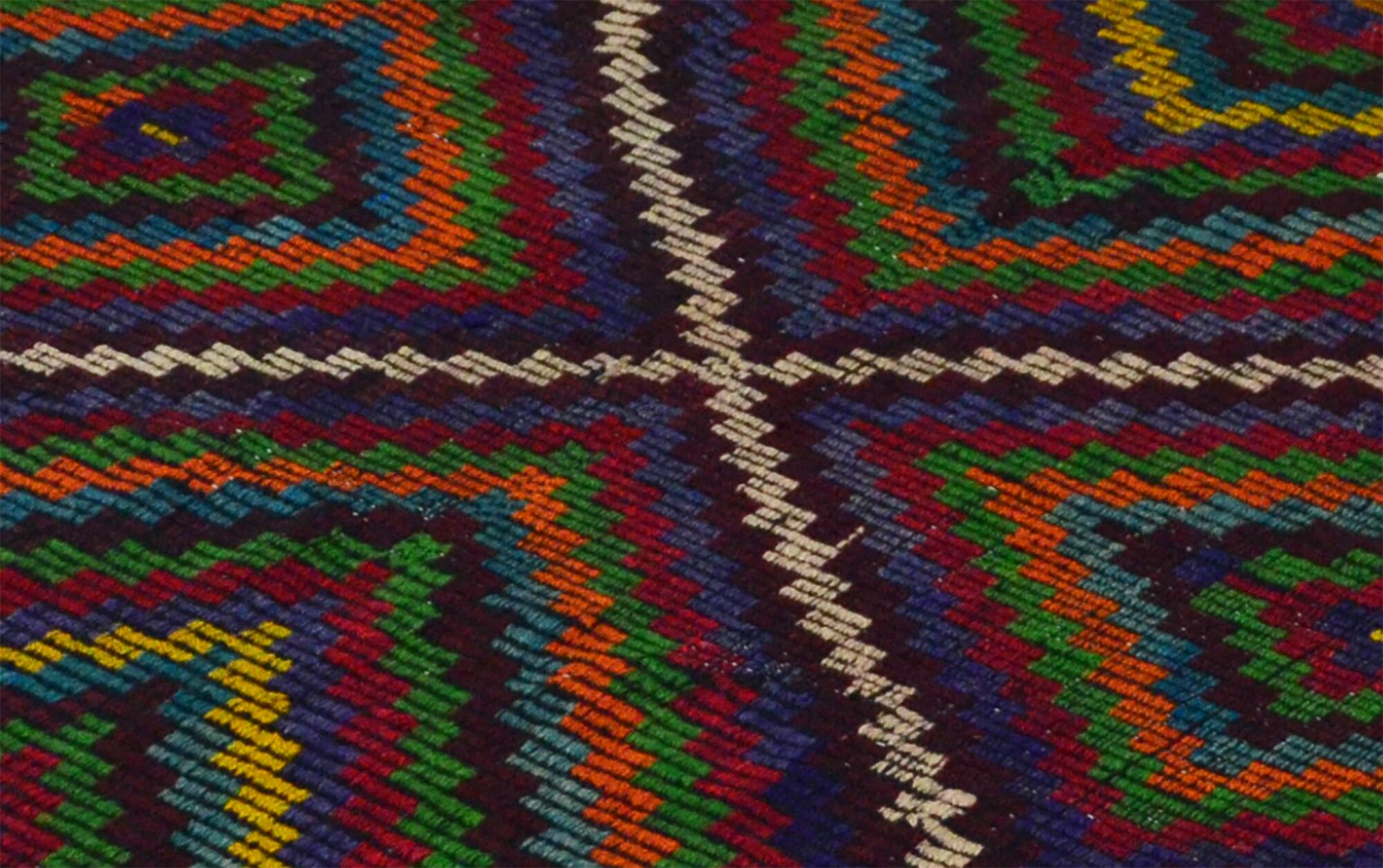 Handwoven Vintage Rug – Natural and Elegant 180x 251 cm