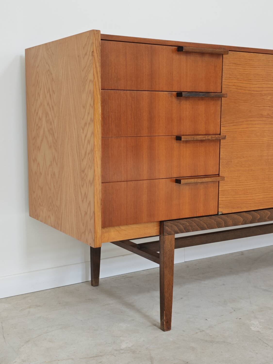 Enfilade meuble de rangement
Frantisek Mezulanik pour Up Zavody
1960