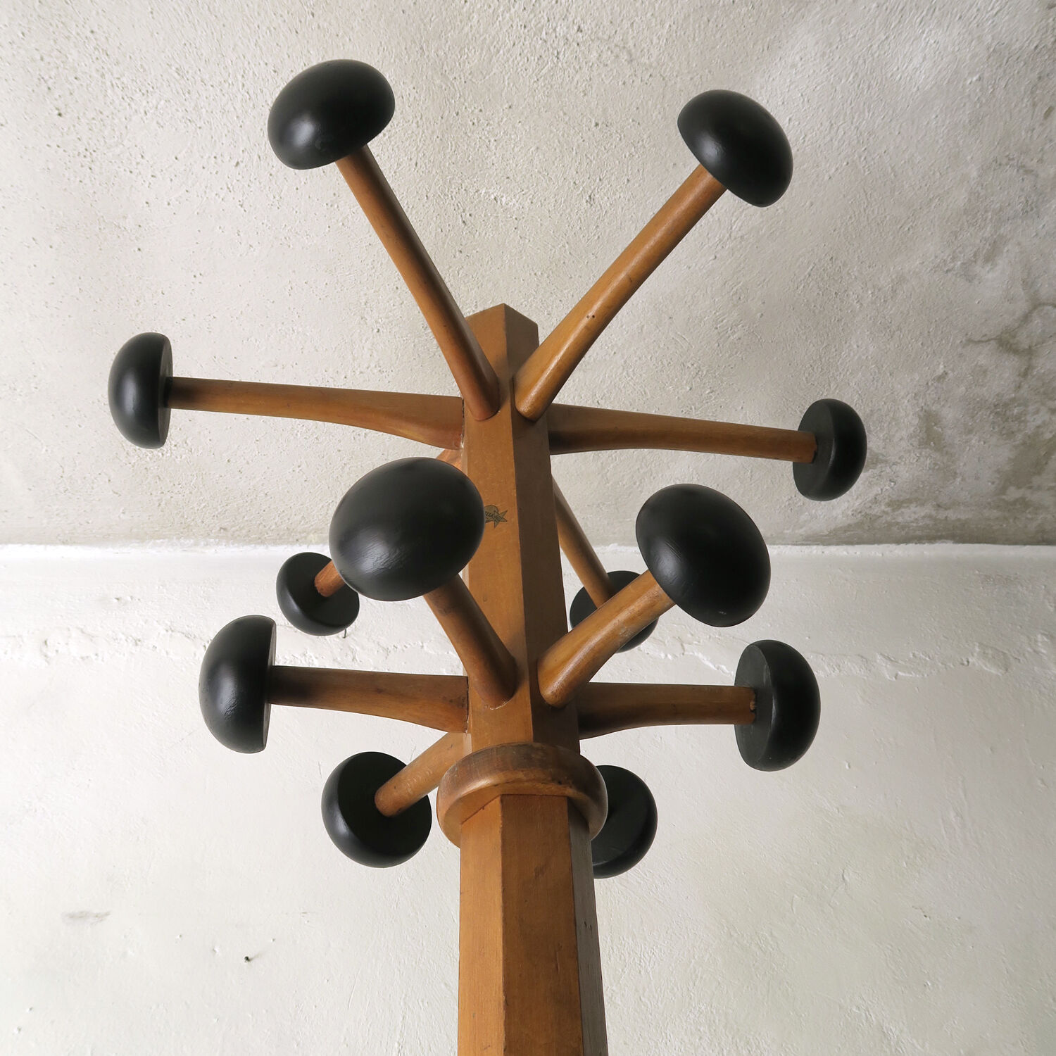 Stella coat rack