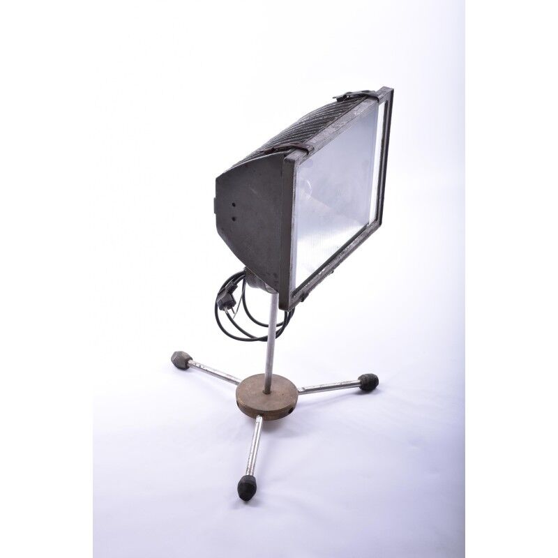 Industrial spot short foot