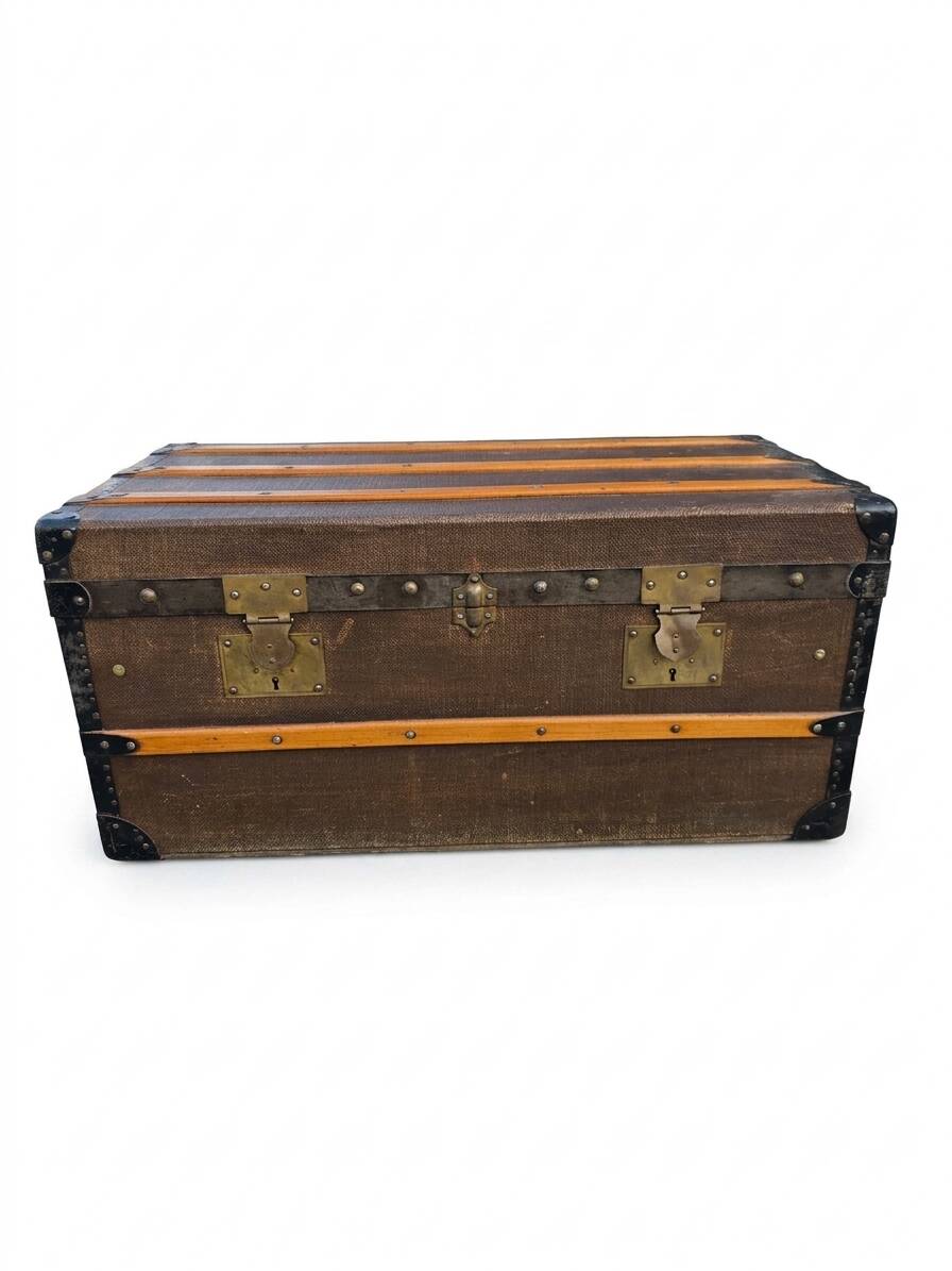 Old travel trunk in oilcloth