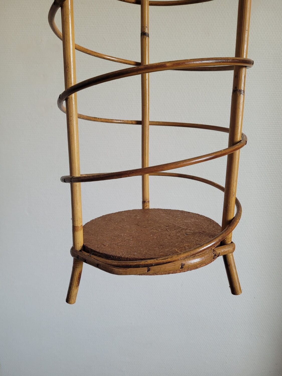 Vintage rattan umbrella door