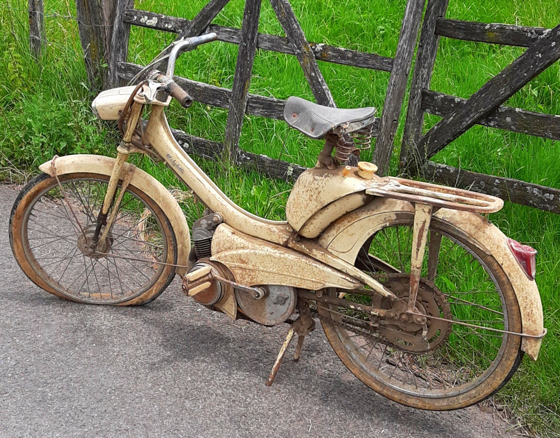Moped AV48