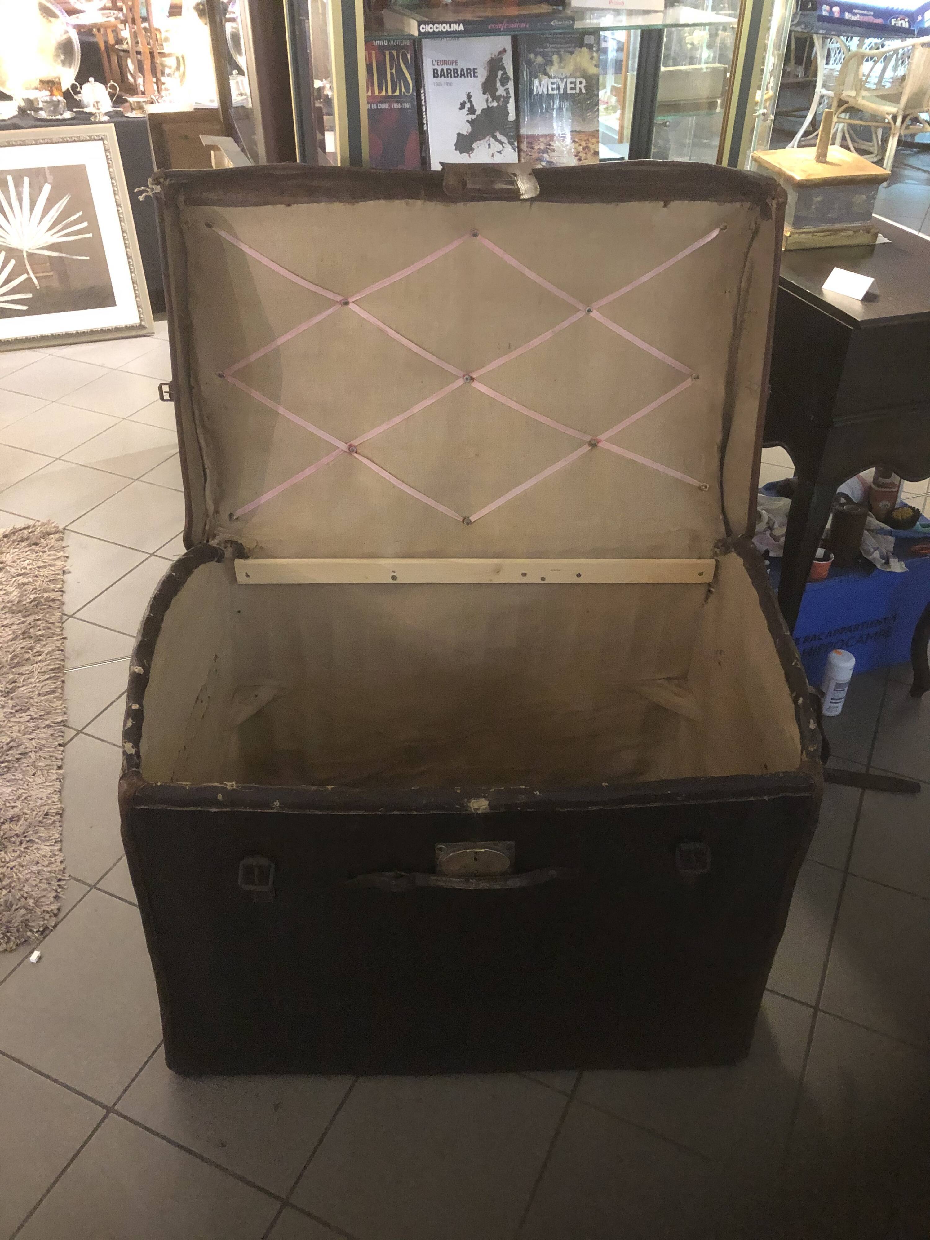 Former travel trunk signed Moynat
