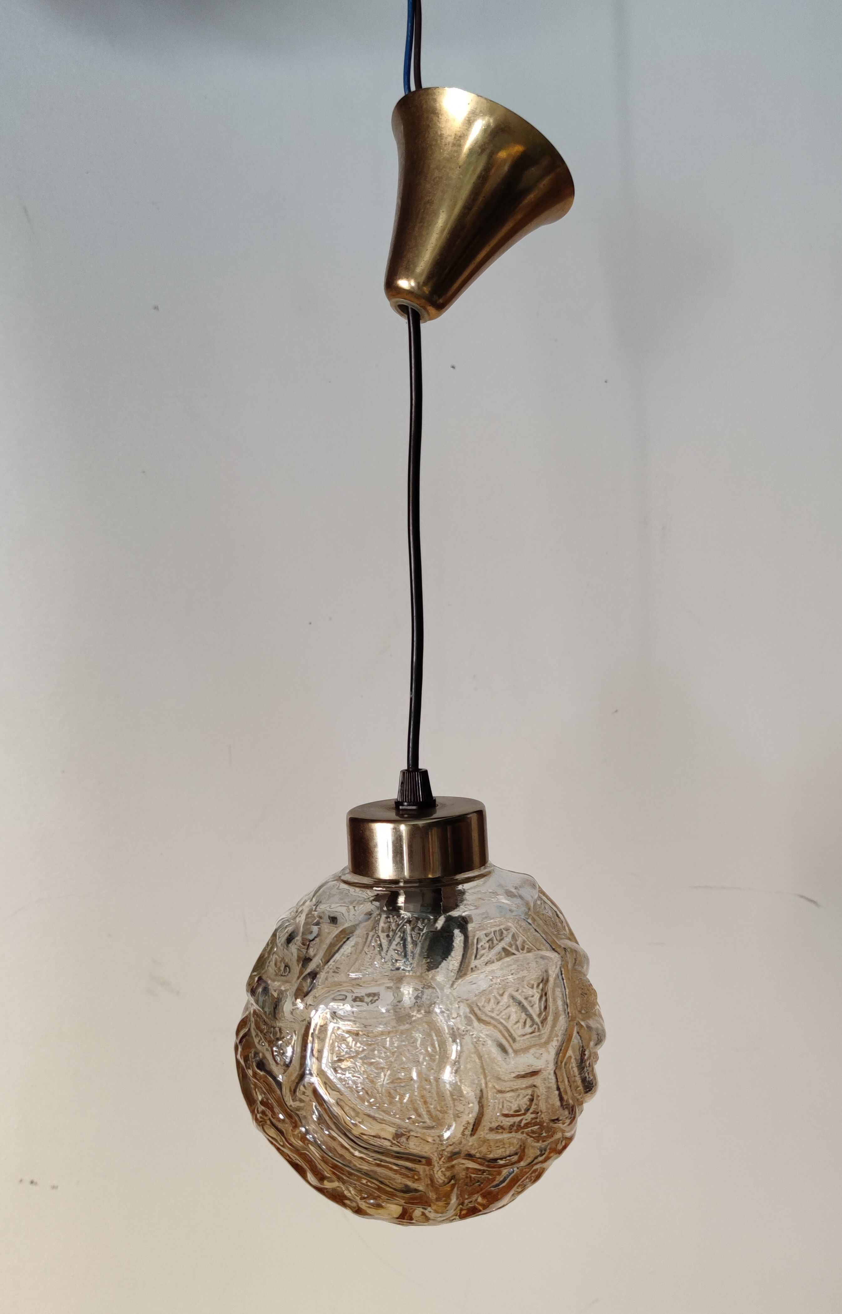 Suspension ball smoked glass