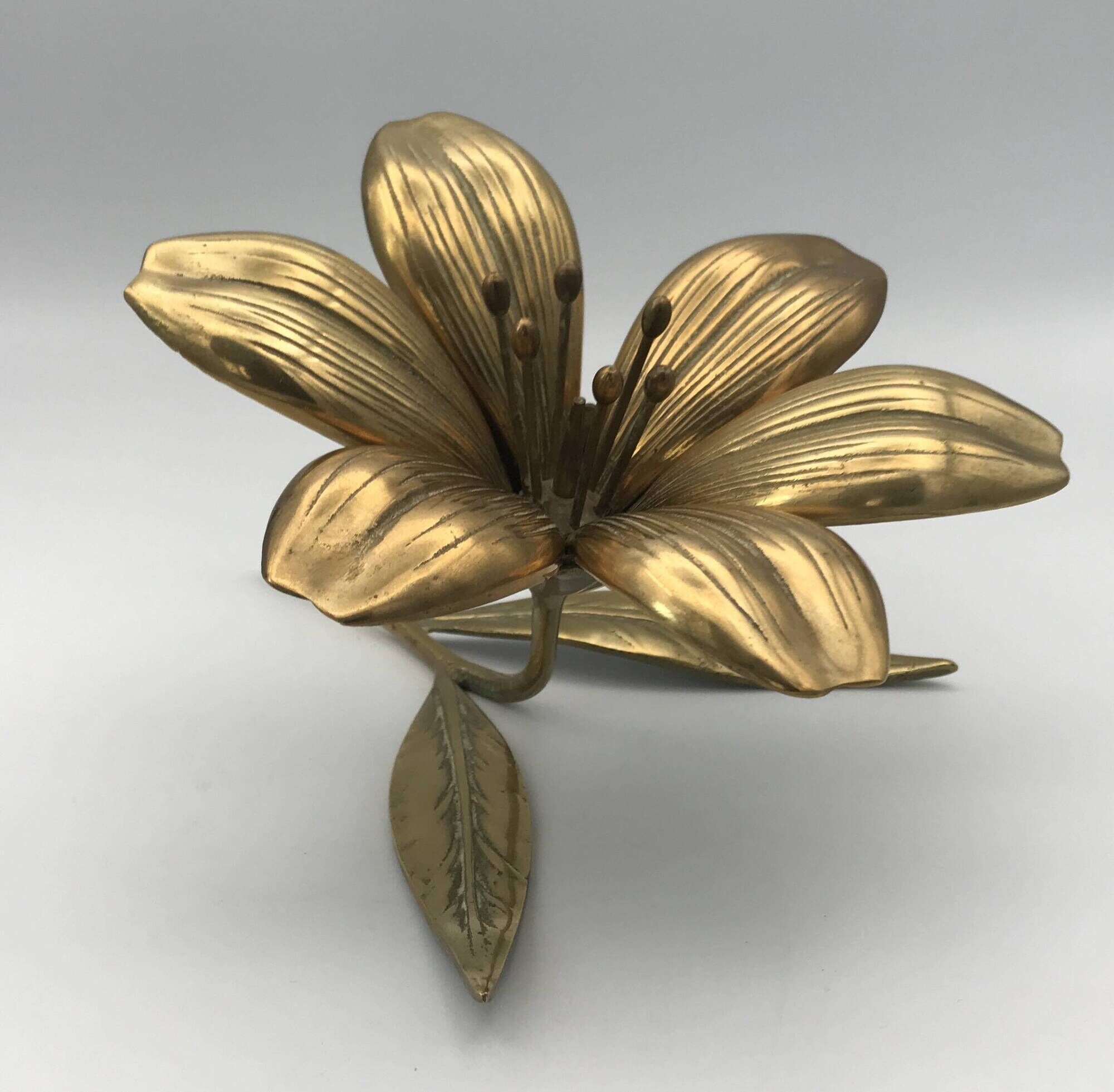 Vintage flower ashtray in solid gold-plated brass with six removable petals from the 60s/70s