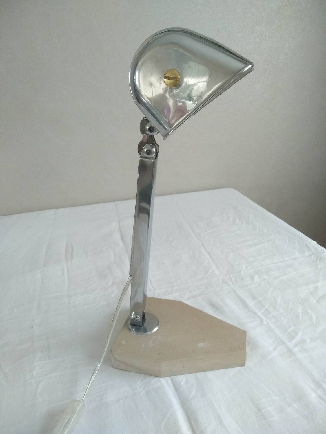 French craftsmanship pirouette lamp