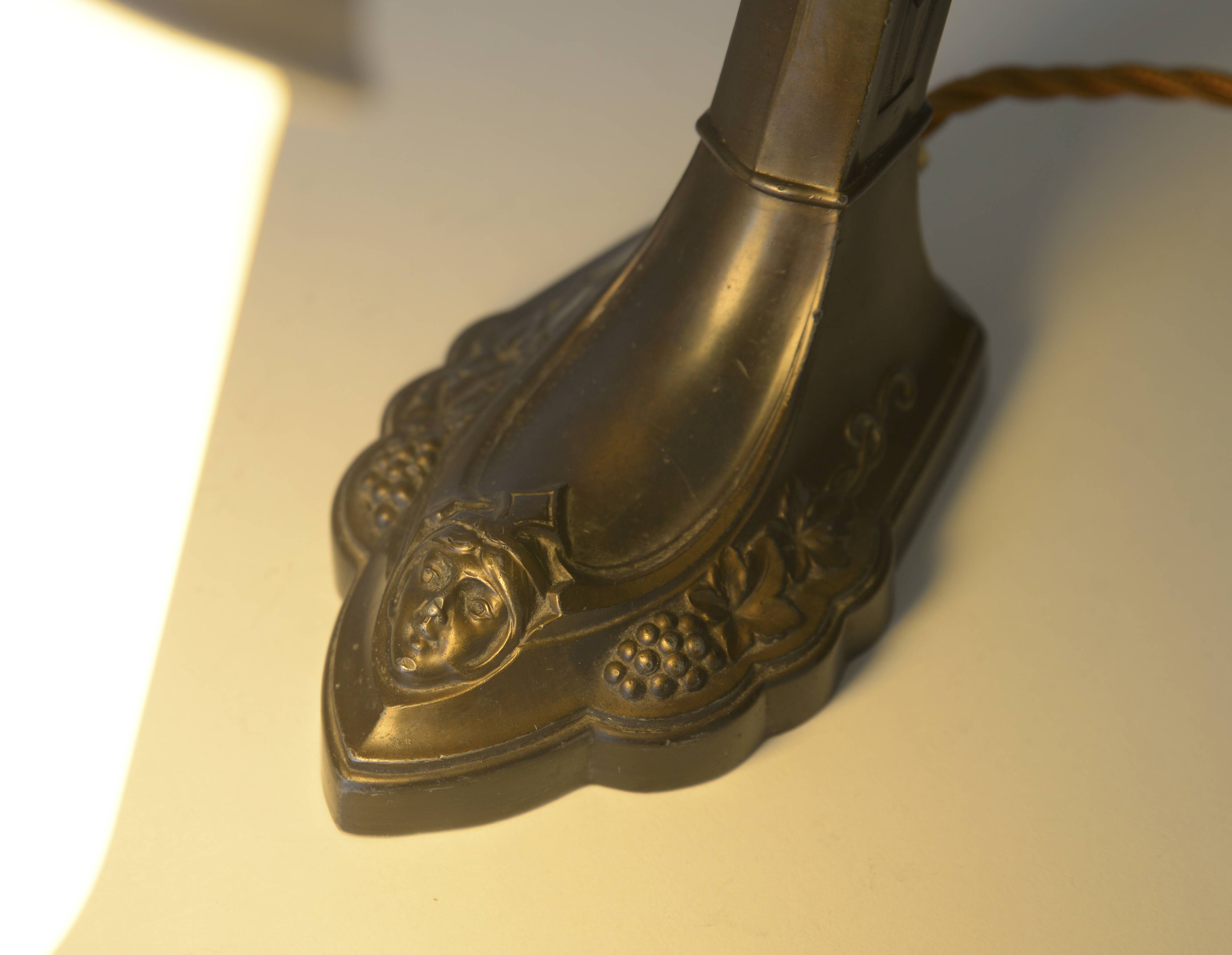 Lampe de bureau antique Art Nouveau lampe de table lampe de chevet en laiton Autriche années 1920