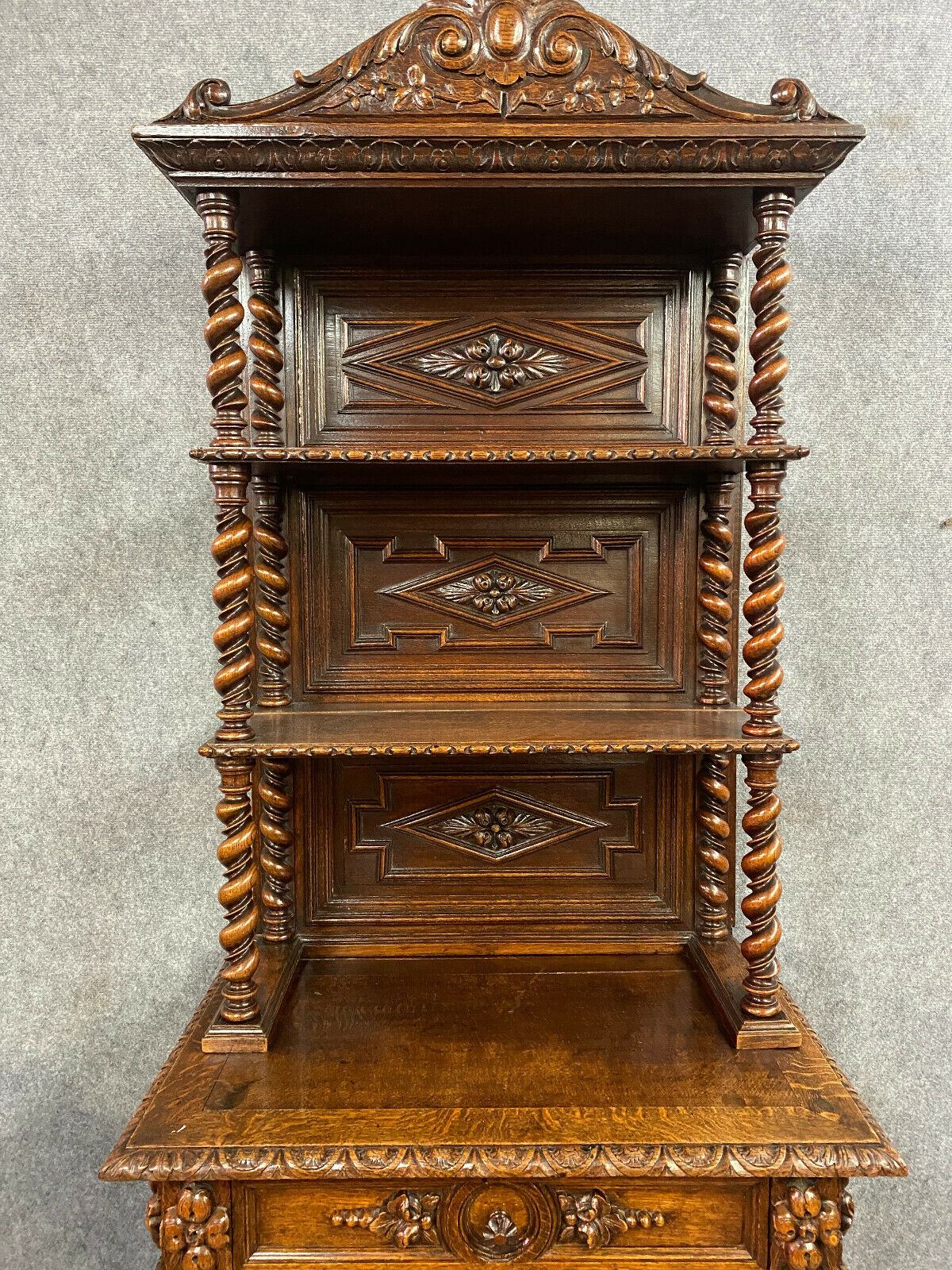 Furniture between two renaissance hunting lodge in solid oak around 1850.