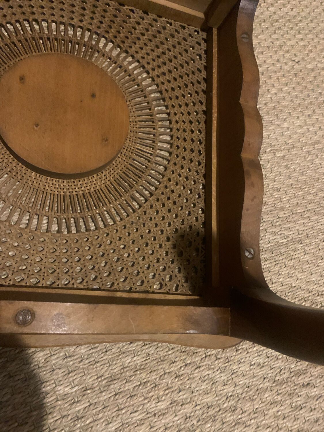 Table d'appoint en bois et osier, années 1940