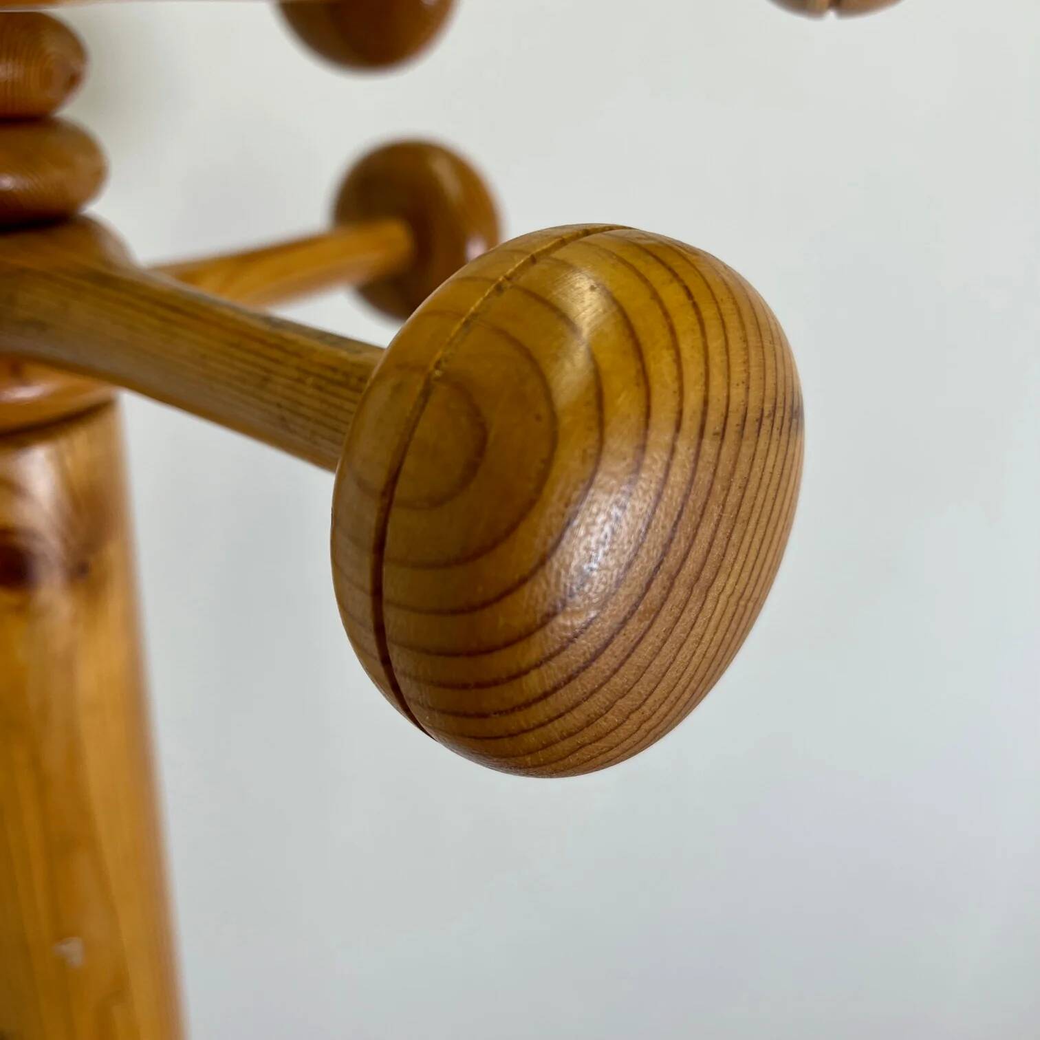 Freestanding pine coat rack with articulated arm, 1970/80 MCM