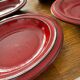 6 assiettes en grès rouge vintage
