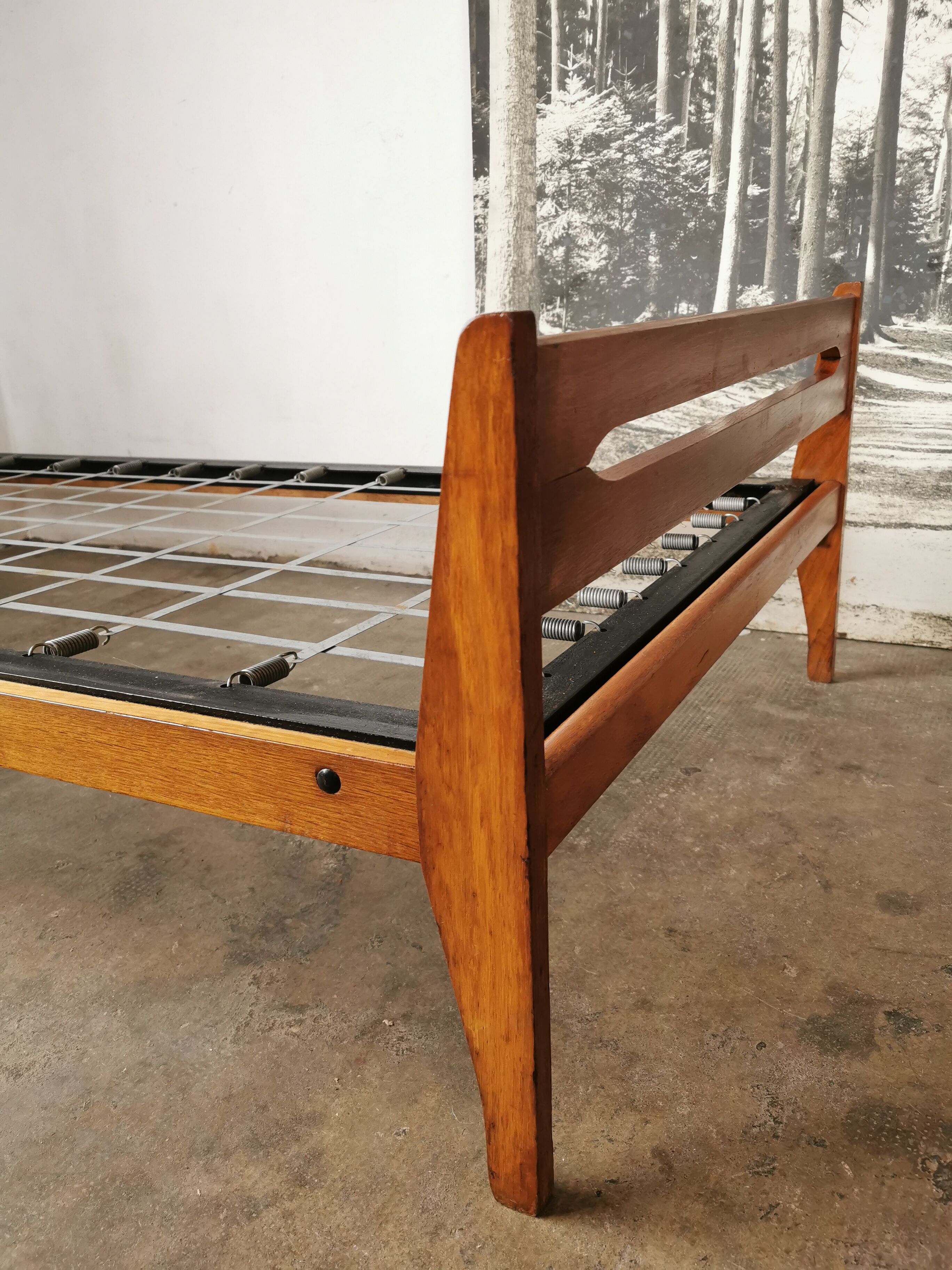 Bed of the 50s reconstruction style in oak