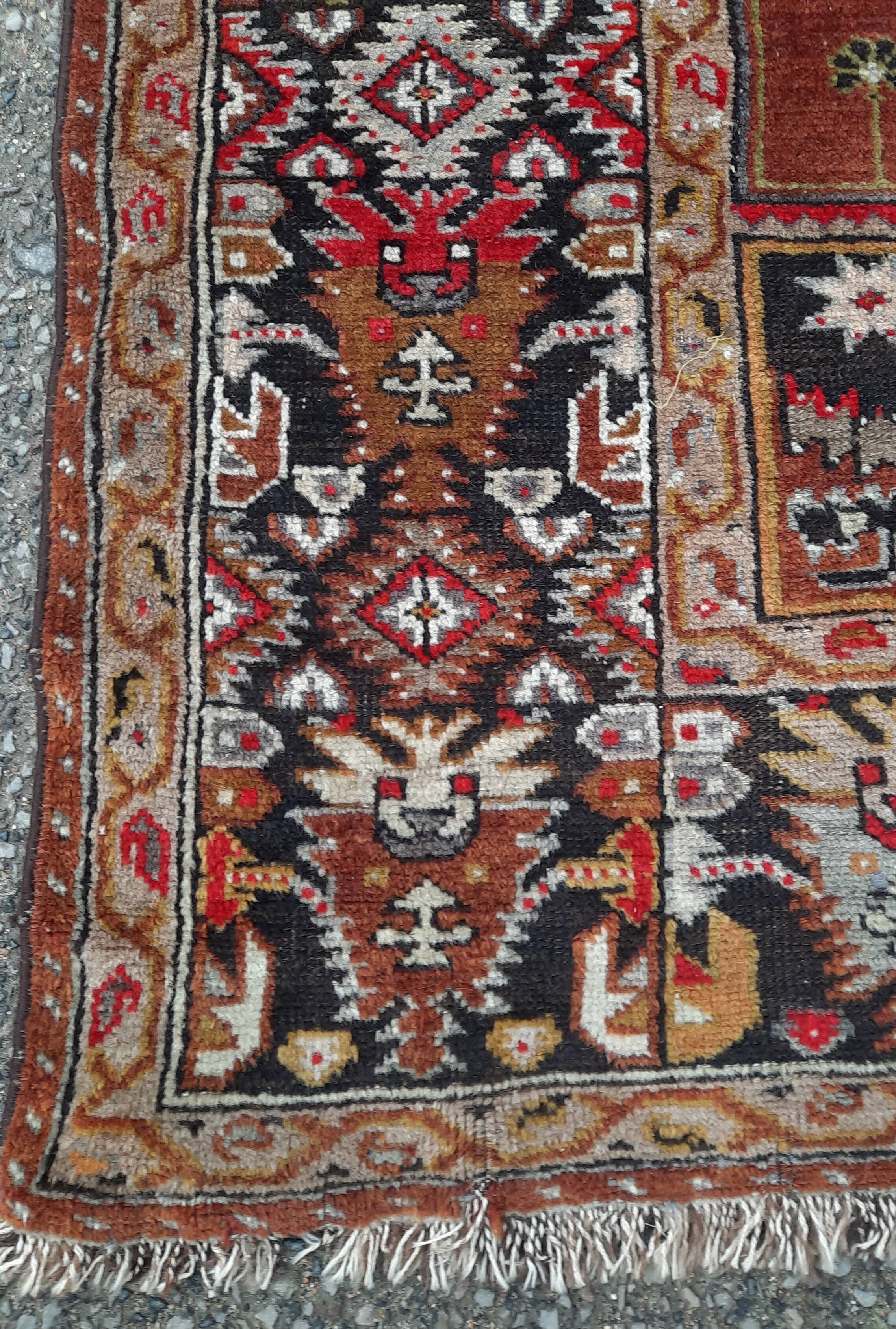 Handmade rug 190 x 107
