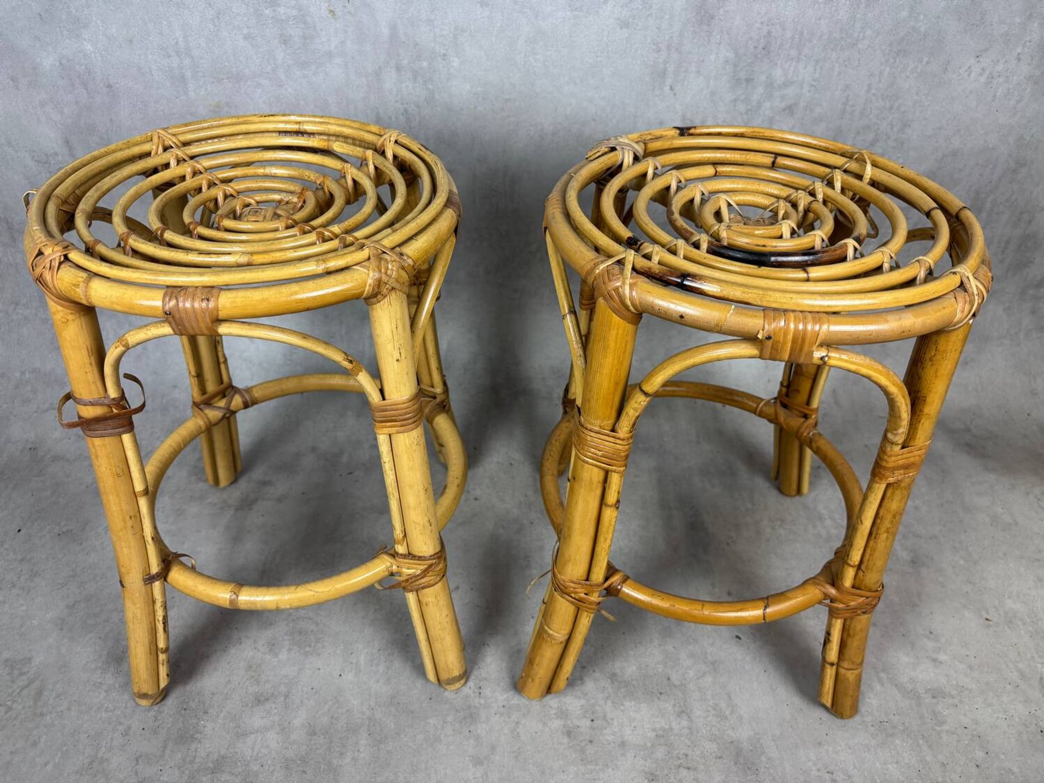 Paire de tabourets en rotin des années 70